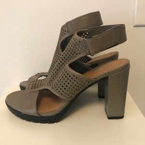 Clarks Olive Athletic Inspired Heels 7.5